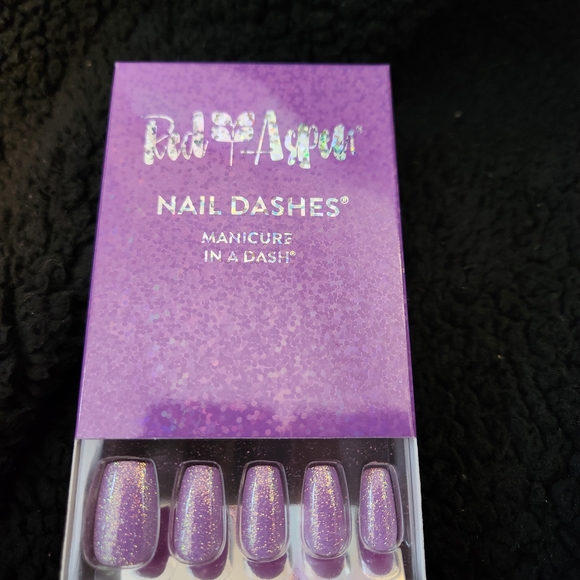3 Sets of Red Aspen Nail Dashes - Picture 2 of 3